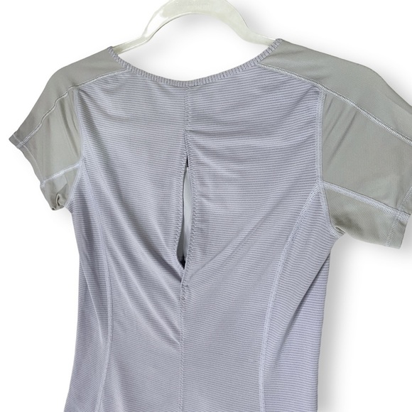 Lululemon Womens Run Fast Track Shirt Short Sleeve Vented Sz 4 Lilac - Picture 8 of 9